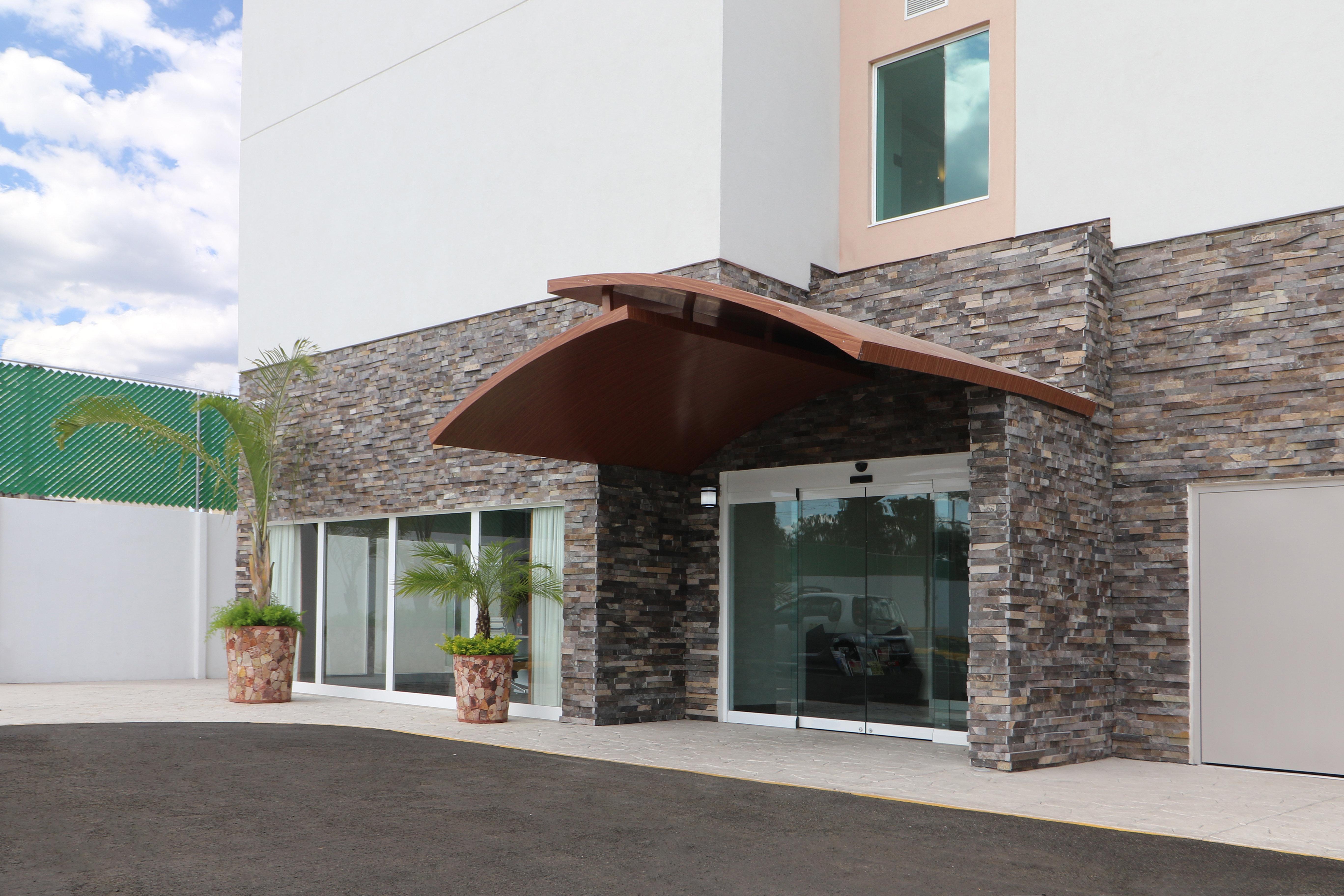 סלאיה Candlewood Suites Celaya מראה חיצוני תמונה