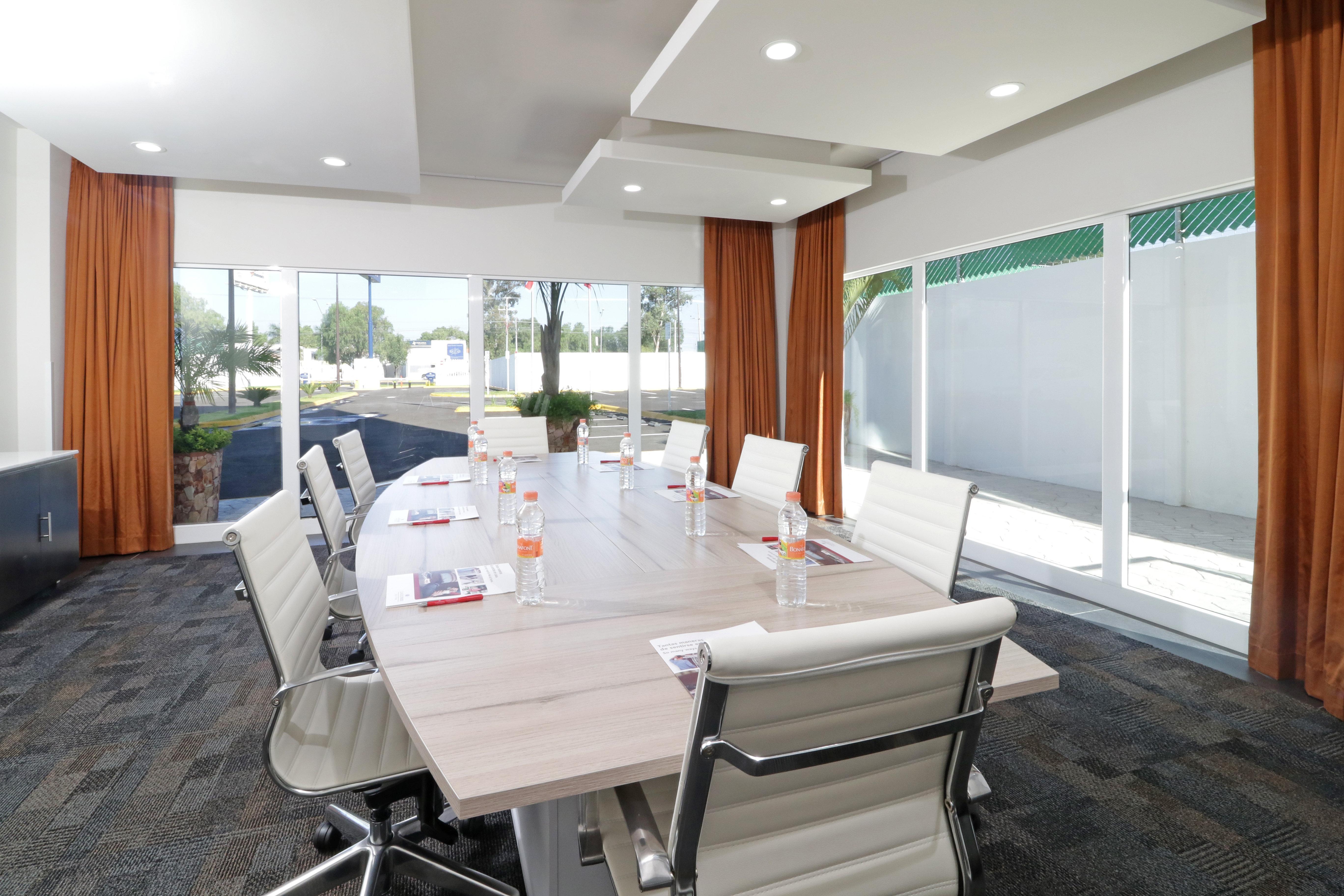 סלאיה Candlewood Suites Celaya מראה חיצוני תמונה